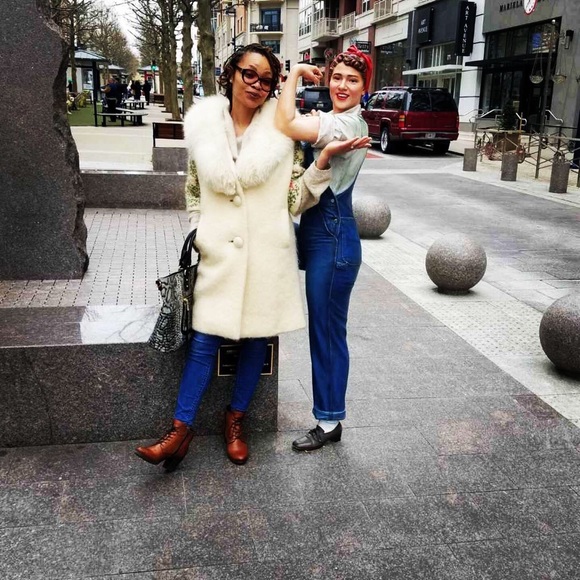 Meet your Posher, Sassy - Picture 2 of 13